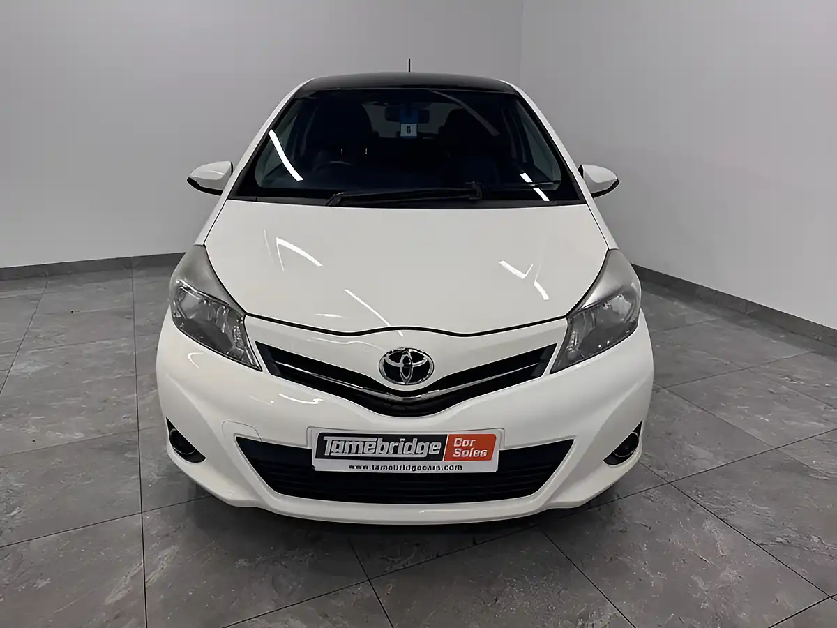 Used 2012 Toyota Yaris Trend White - Interior and Exterior details 3