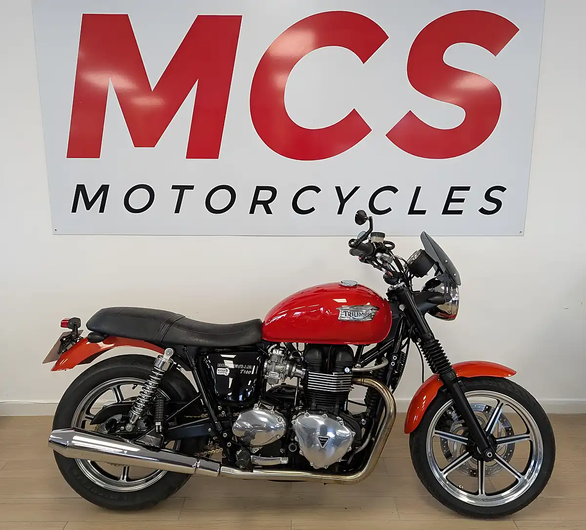 Used 2012 Triumph Bonneville S Orange - Front View