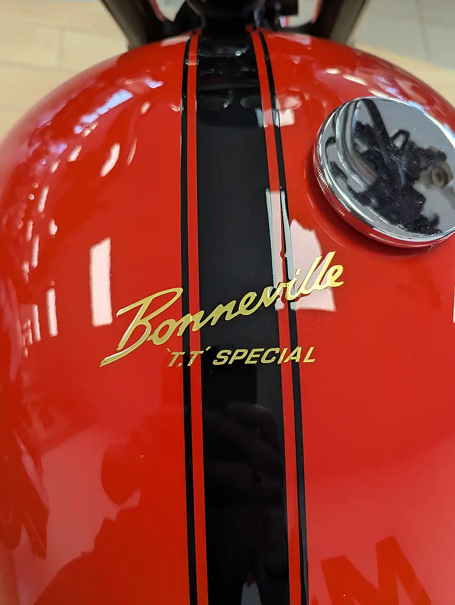 Used 2012 Triumph Bonneville S Orange - Interior and Exterior details 13