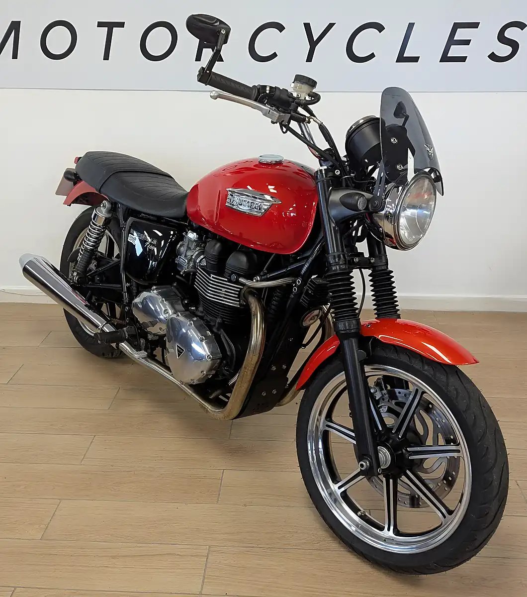 Used 2012 Triumph Bonneville S Orange - Interior and Exterior details 2