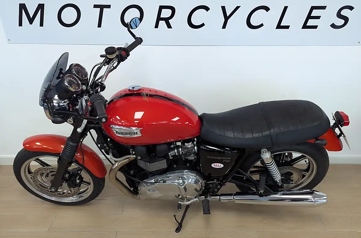 Used 2012 Triumph Bonneville S Orange - Interior and Exterior details 8