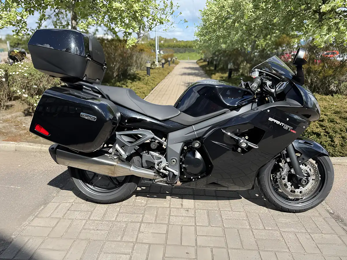 Used 2012 Triumph Sprint GT 1050 Abs Black - Front View