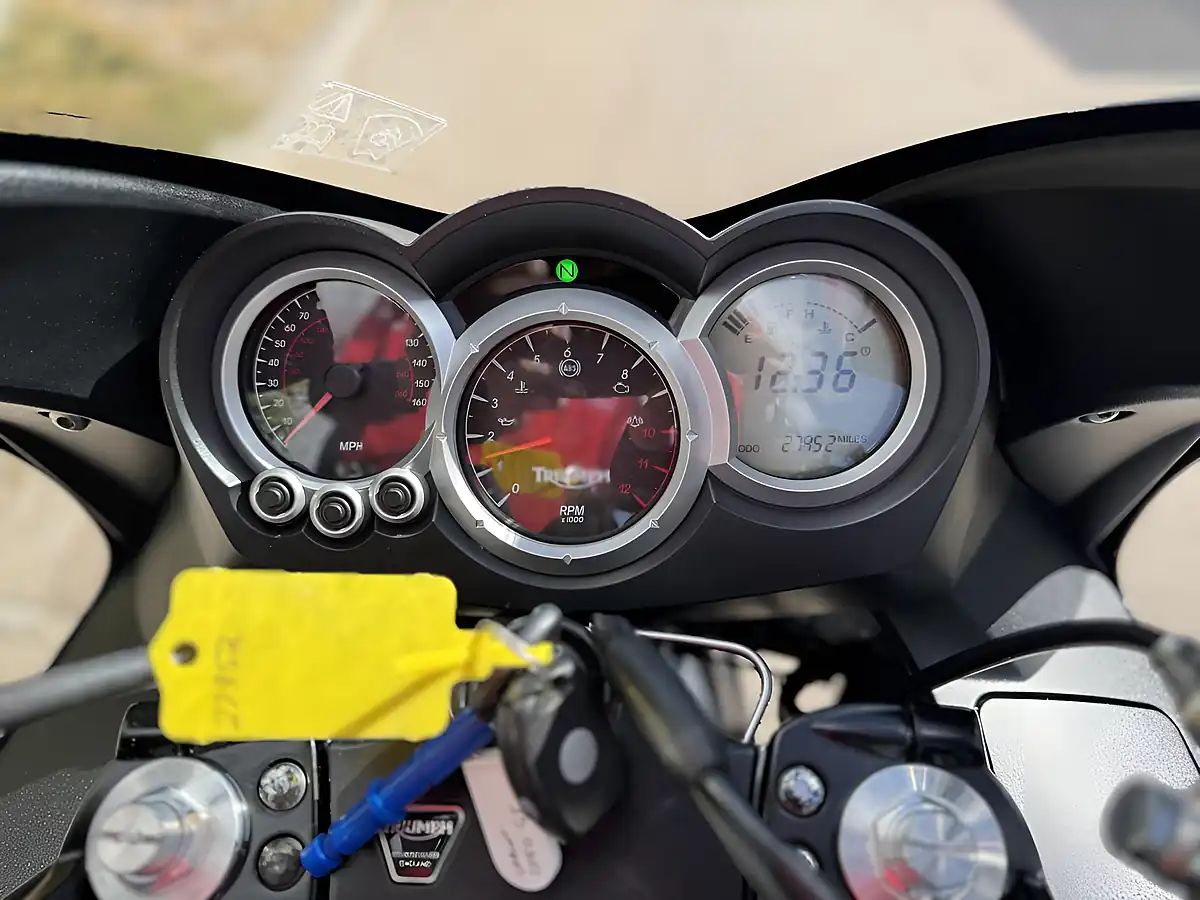 Used 2012 Triumph Sprint GT 1050 Abs Black - Interior and Exterior details 11