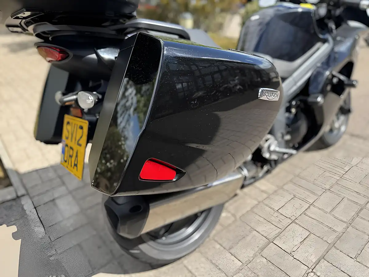 Used 2012 Triumph Sprint GT 1050 Abs Black - Interior and Exterior details 14
