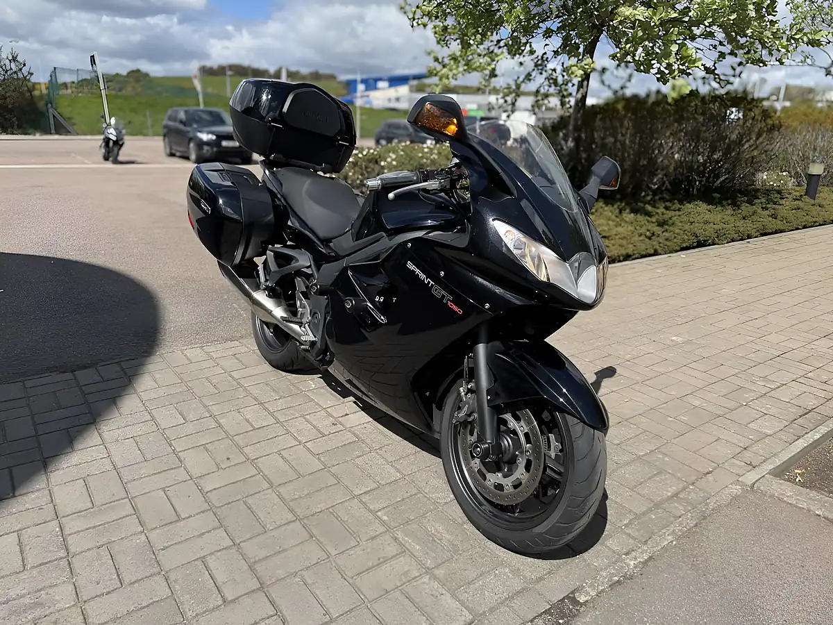 Used 2012 Triumph Sprint GT 1050 Abs Black - Interior and Exterior details 3