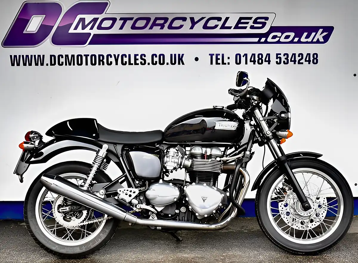 Used 2012 Triumph Thruxton 900 Roadster/Retro Black - Front View