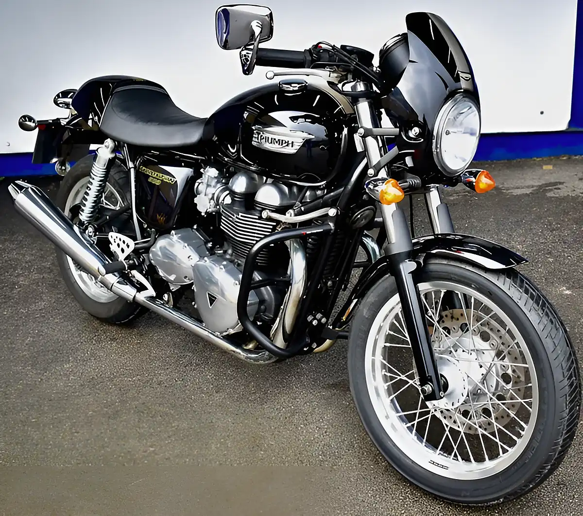 Used 2012 Triumph Thruxton 900 Roadster/Retro Black - Interior and Exterior details 10