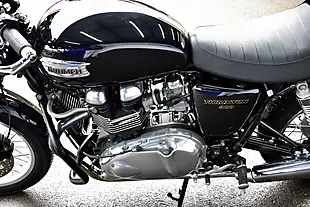 Used 2012 Triumph Thruxton 900 Roadster/Retro Black - Interior and Exterior details 17