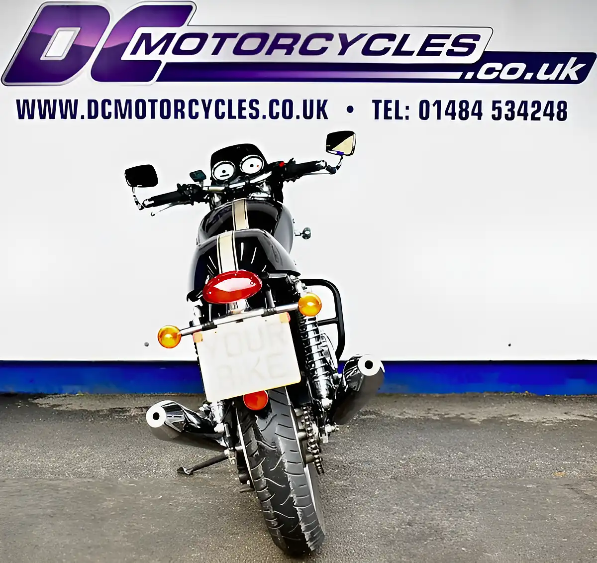Used 2012 Triumph Thruxton 900 Roadster/Retro Black - Interior and Exterior details 7
