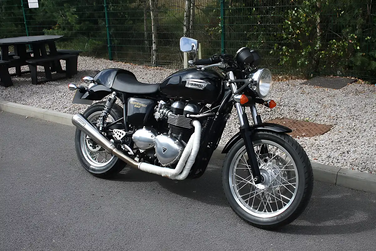 Used 2012 Triumph Thruxton Black - Interior and Exterior details 4