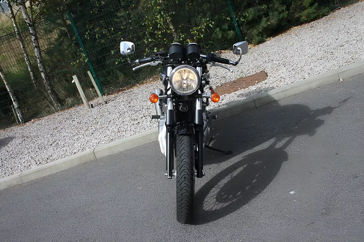 Used 2012 Triumph Thruxton Black - Interior and Exterior details 6