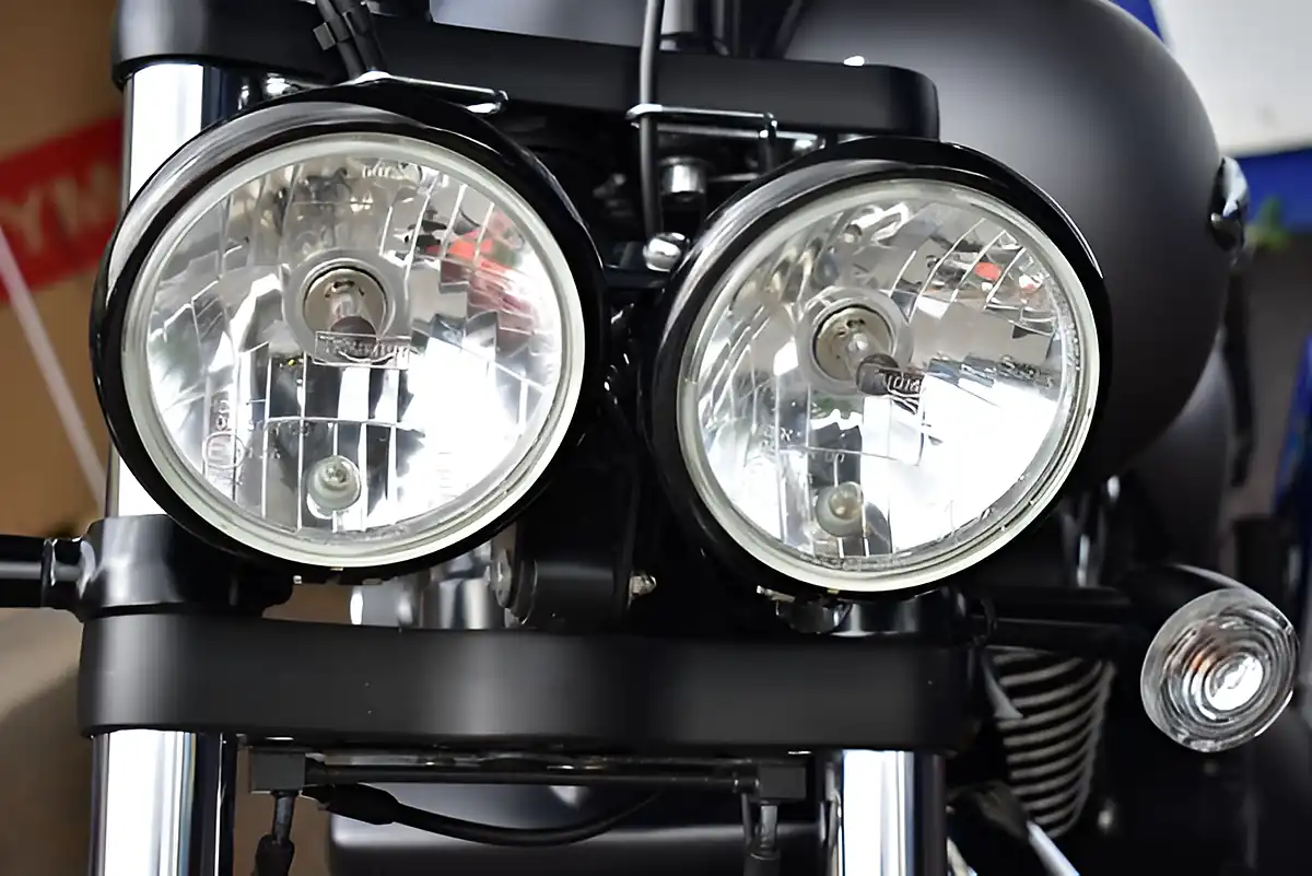 Used 2012 Triumph Thunderbird 1700 Custom Cruiser Matte Graphite - Interior and Exterior details 12
