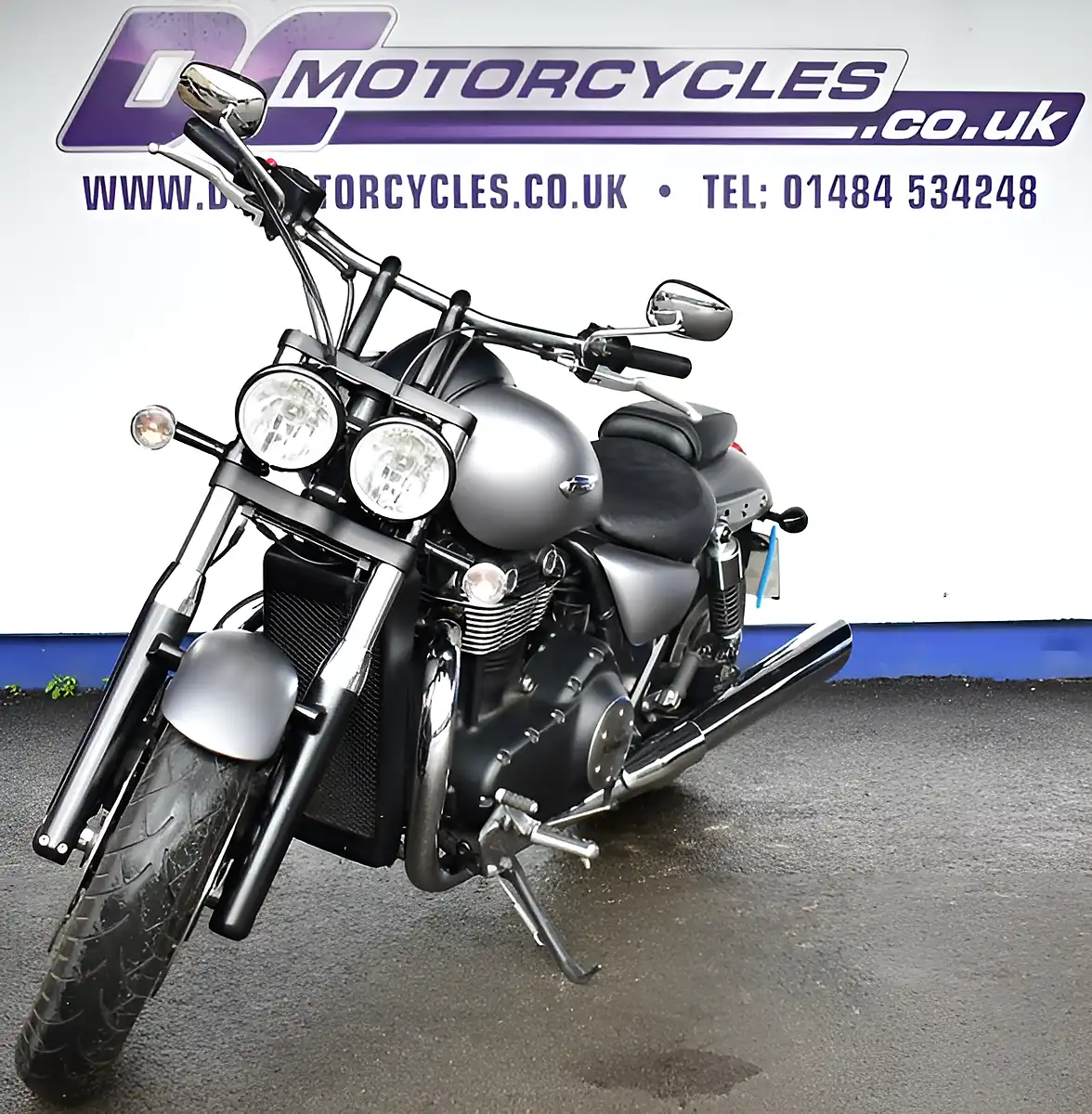 Used 2012 Triumph Thunderbird 1700 Custom Cruiser Matte Graphite - Interior and Exterior details 4