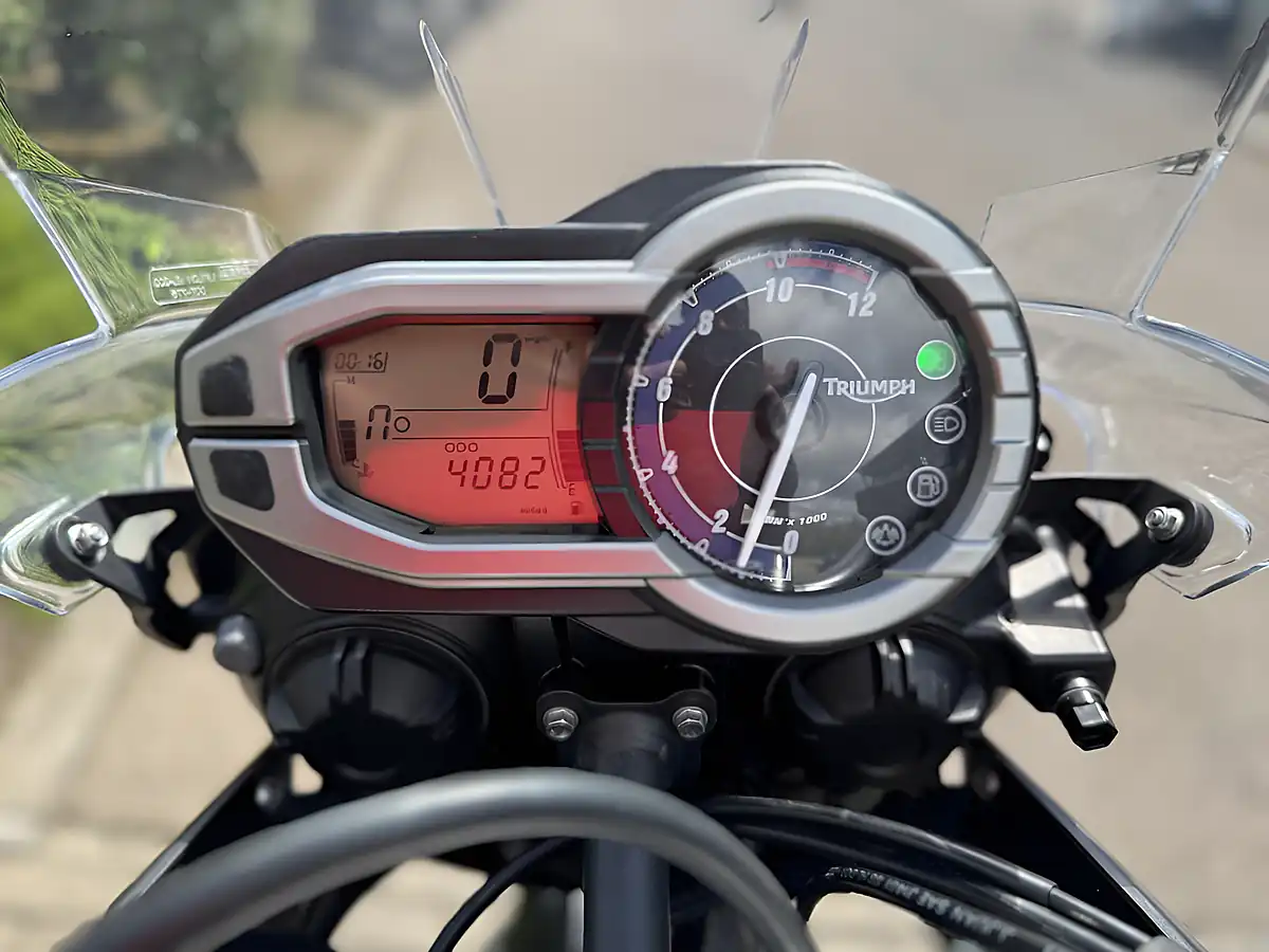 Used 2012 Triumph Tiger 800 Abs Black - Interior and Exterior details 7