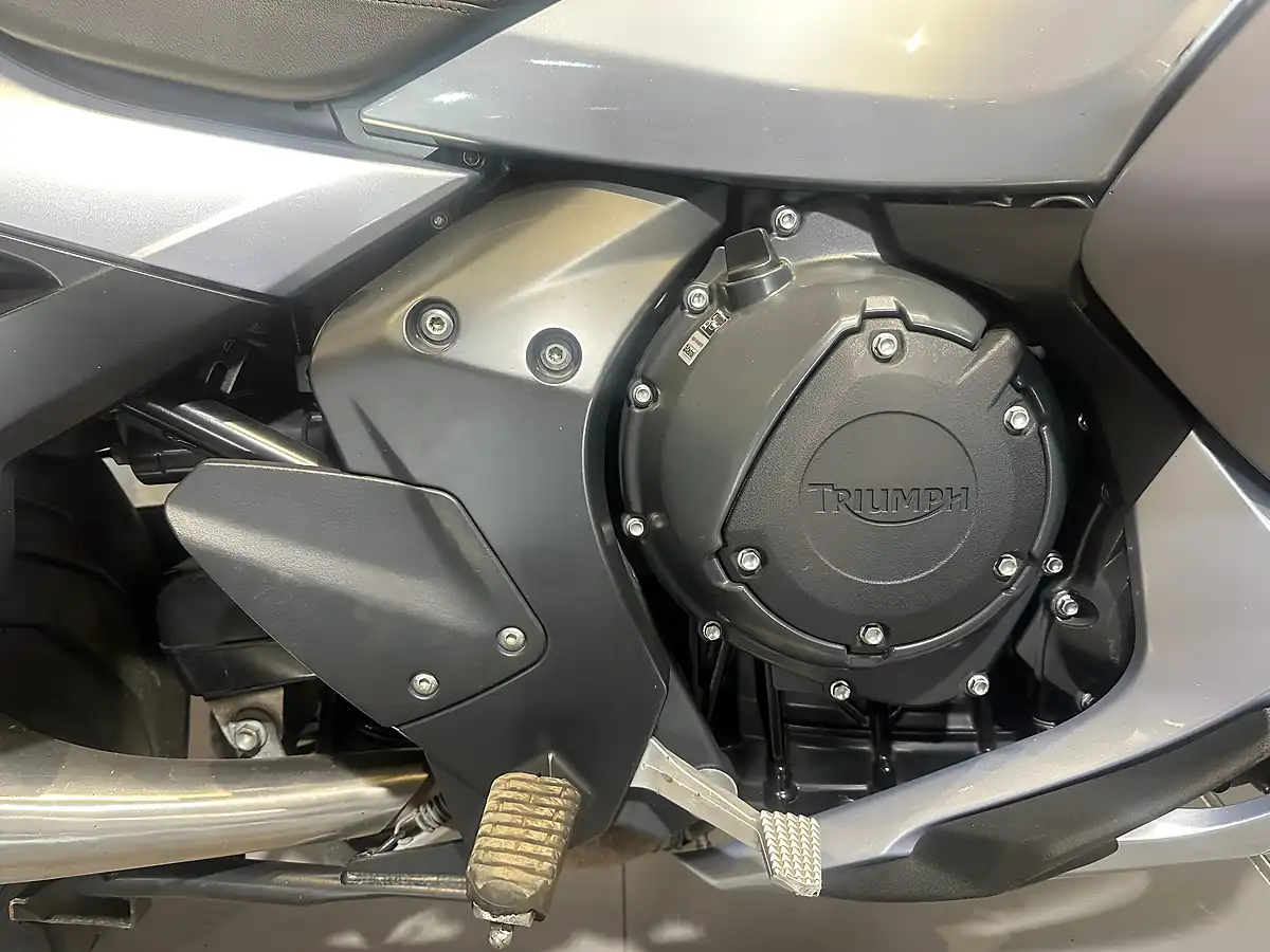 Used 2012 Triumph Trophy Se Light Blue Metallic - Interior and Exterior details 11