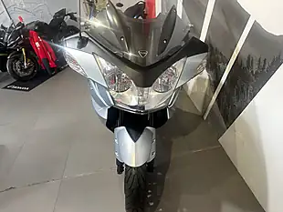 Used 2012 Triumph Trophy Se Light Blue Metallic - Interior and Exterior details 14