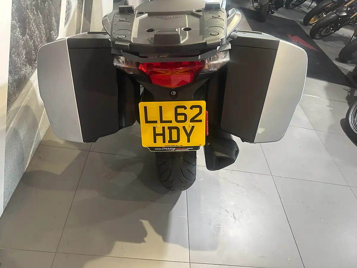 Used 2012 Triumph Trophy Se Light Blue Metallic - Interior and Exterior details 15