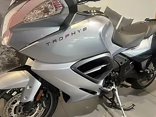 Used 2012 Triumph Trophy Se Light Blue Metallic - Interior and Exterior details 17