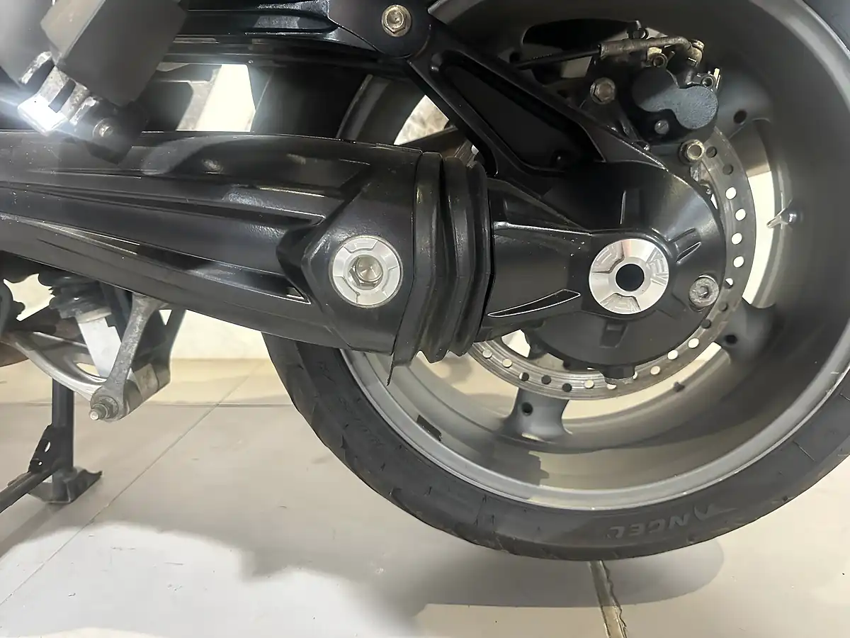 Used 2012 Triumph Trophy Se Light Blue Metallic - Interior and Exterior details 19