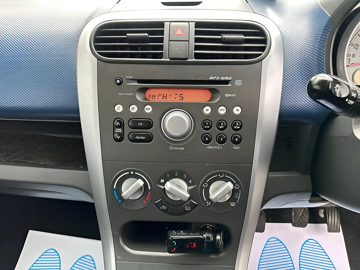 Used 2012 Vauxhall Agila S Blue - Interior and Exterior details 16