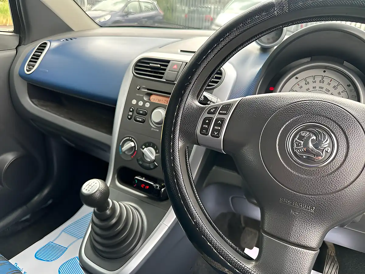 Used 2012 Vauxhall Agila S Blue - Interior and Exterior details 5