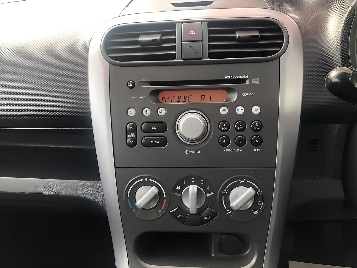 Used 2012 Vauxhall Agila S Blue - Interior and Exterior details 7