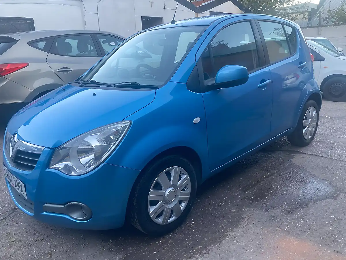 Used 2012 Vauxhall Agila S Blue - Interior and Exterior details 3