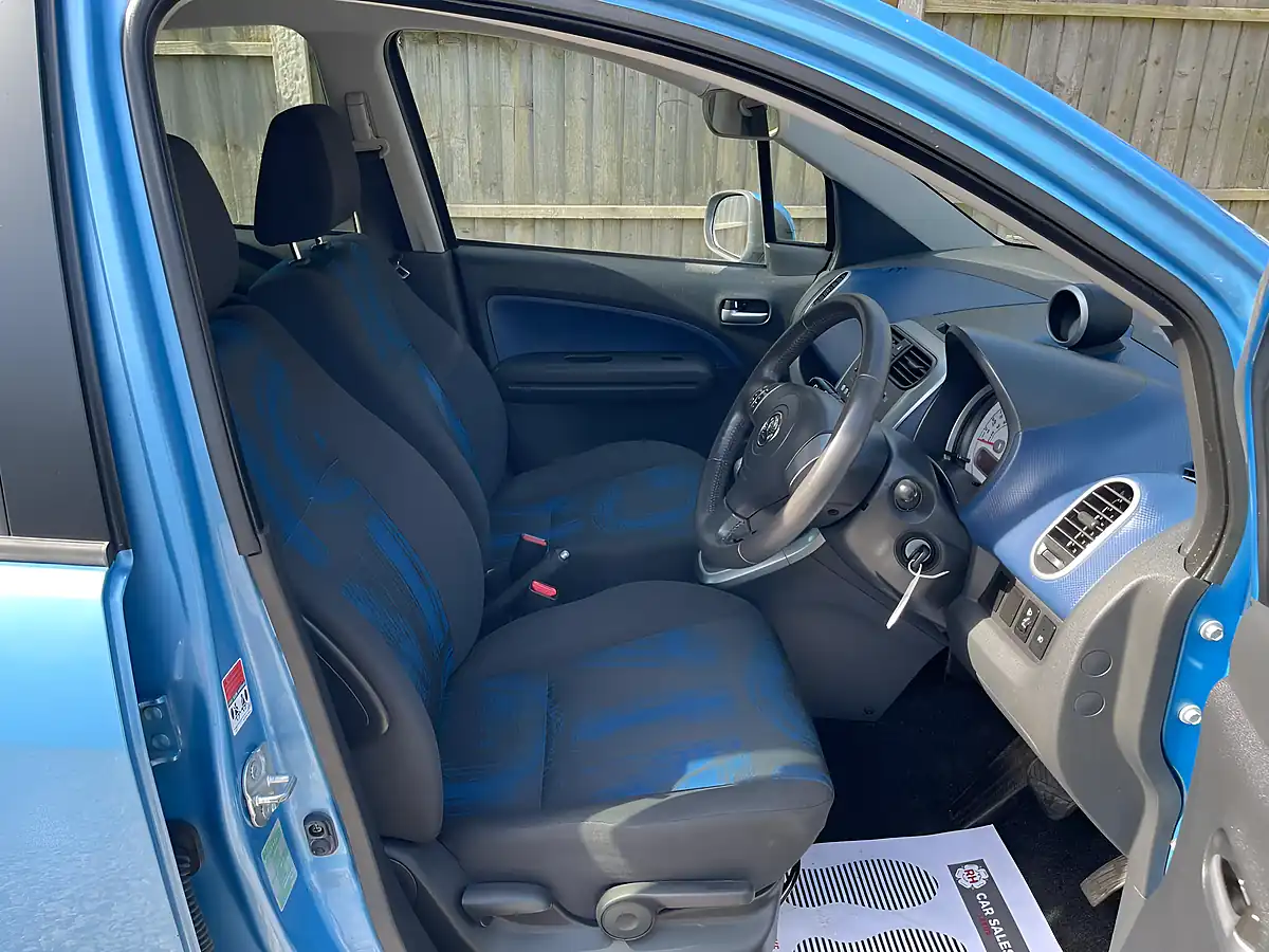 Used 2012 Vauxhall Agila Se Blue - Interior and Exterior details 11