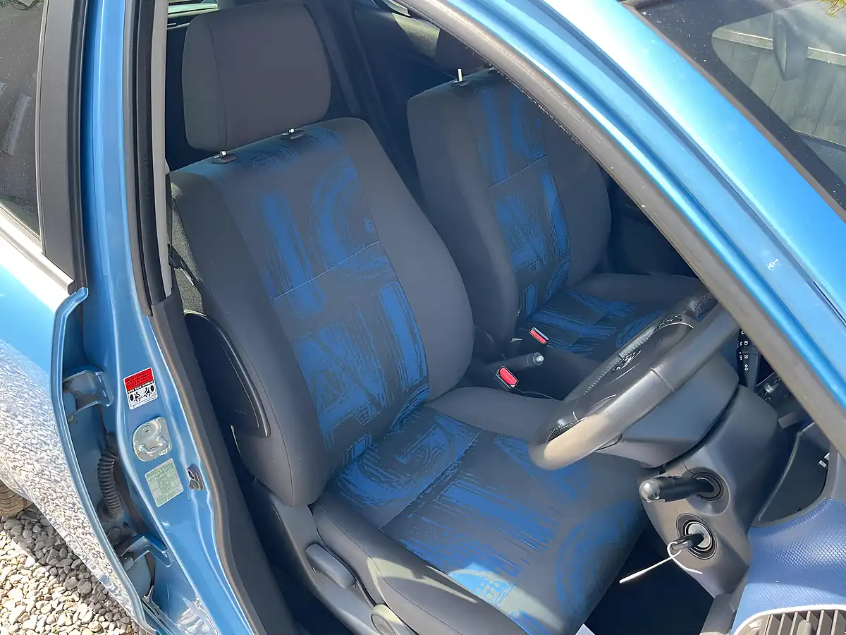 Used 2012 Vauxhall Agila Se Blue - Interior and Exterior details 15