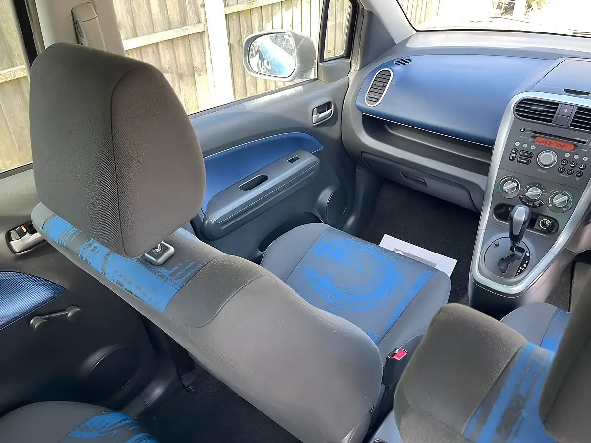 Used 2012 Vauxhall Agila Se Blue - Interior and Exterior details 3