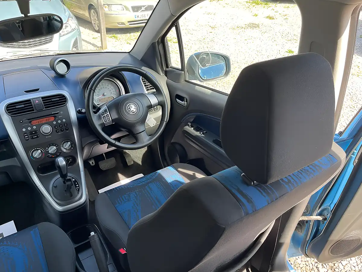 Used 2012 Vauxhall Agila Se Blue - Interior and Exterior details 5
