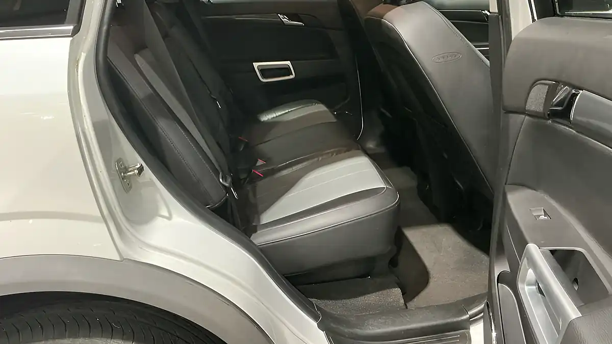 Used 2012 Vauxhall Antara Exclusiv White - Interior and Exterior details 15