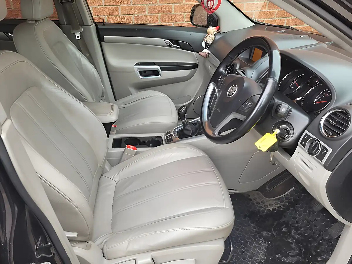 Used 2012 Vauxhall Antara Se Black - Interior and Exterior details 14