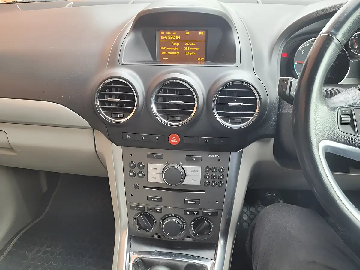 Used 2012 Vauxhall Antara Se Black - Interior and Exterior details 19