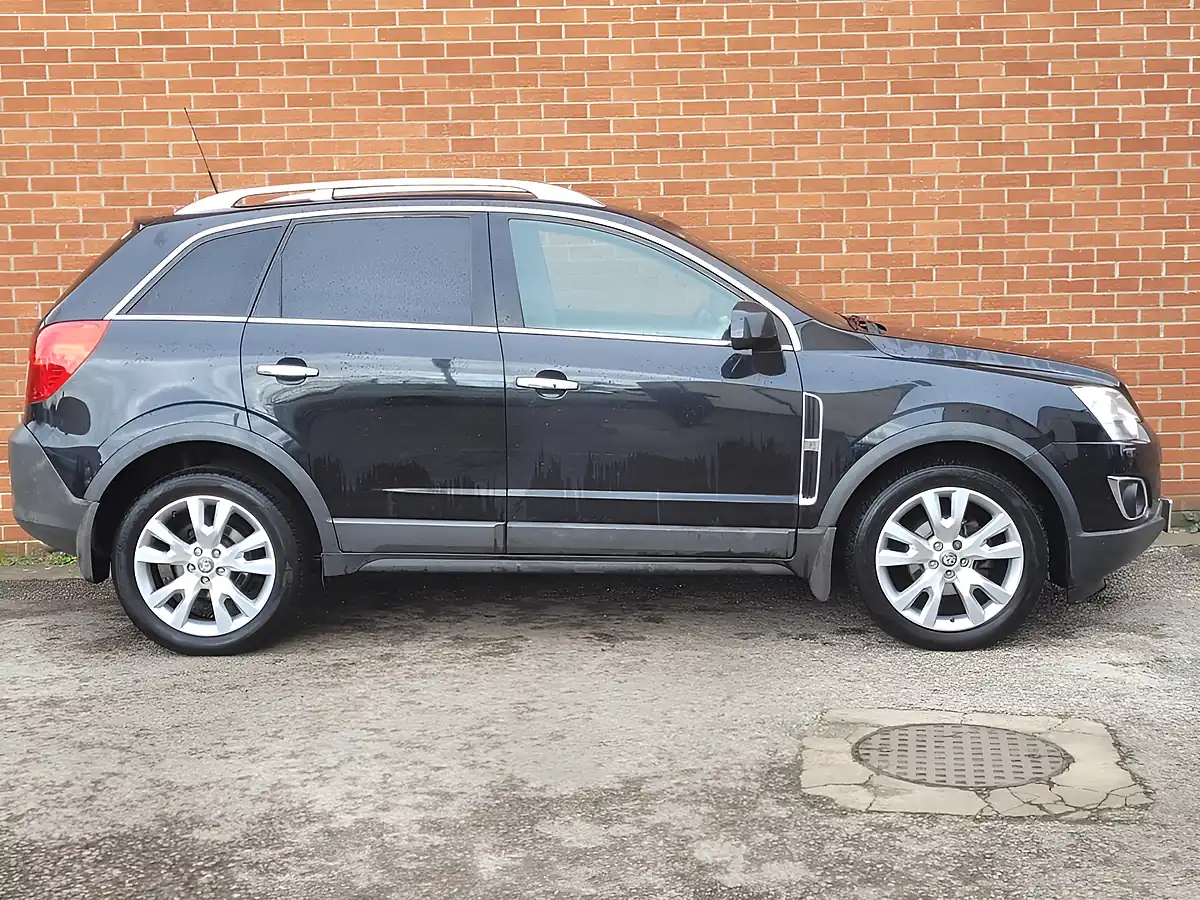 Used 2012 Vauxhall Antara Se Black - Interior and Exterior details 6