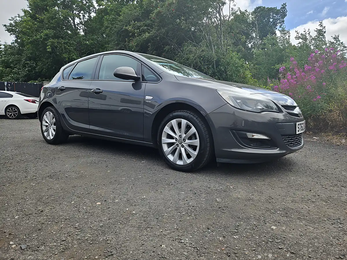 Used 2012 Vauxhall Astra Active Limited Edition Grey - Interior and Exterior details 4