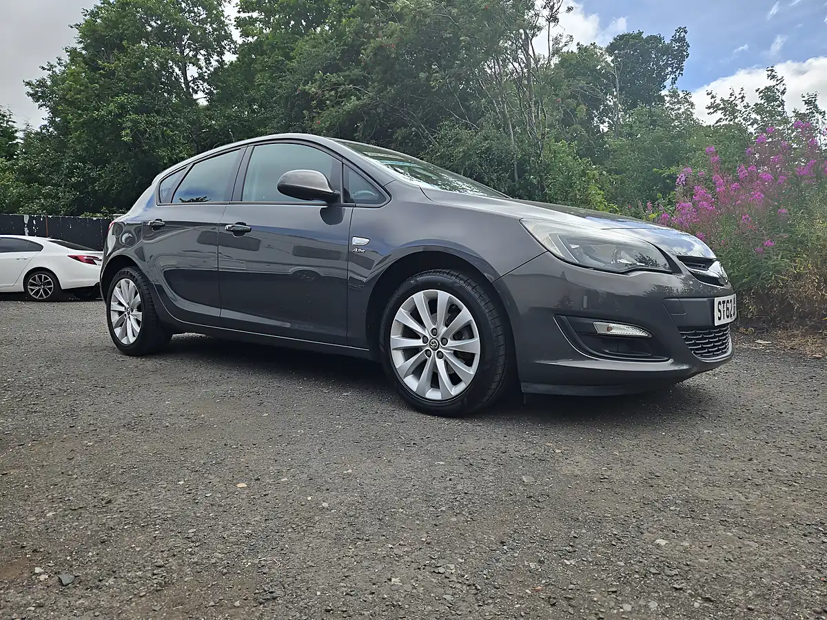 Used 2012 Vauxhall Astra Active Limited Edition Grey - Interior and Exterior details 5
