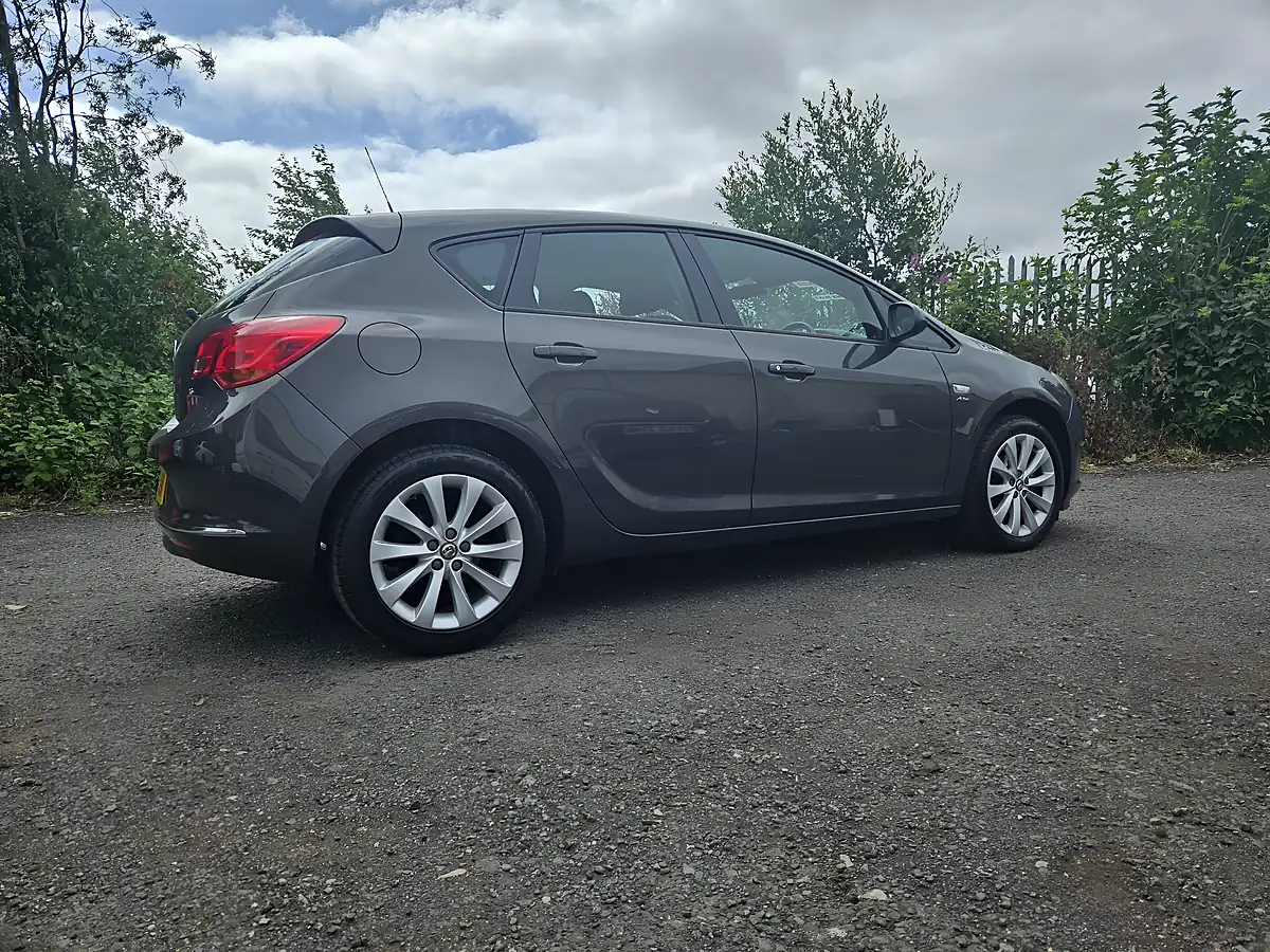 Used 2012 Vauxhall Astra Active Limited Edition Grey - Interior and Exterior details 7