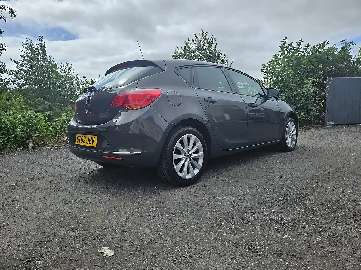 Used 2012 Vauxhall Astra Active Limited Edition Grey - Interior and Exterior details 9