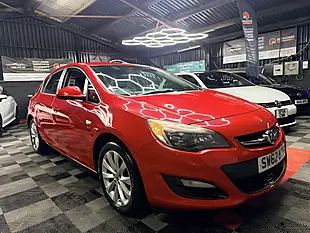 Used 2012 Vauxhall Astra Active Red - Interior and Exterior details 10