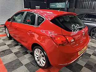 Used 2012 Vauxhall Astra Active Red - Interior and Exterior details 12