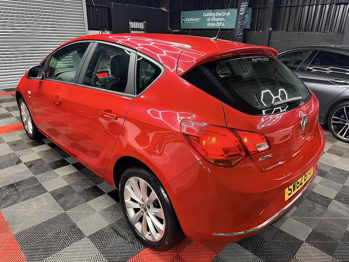 Used 2012 Vauxhall Astra Active Red - Interior and Exterior details 12
