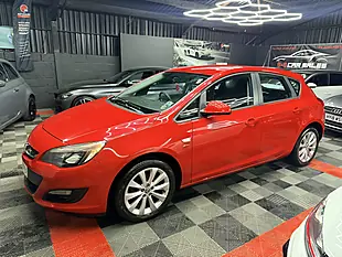 Used 2012 Vauxhall Astra Active Red - Interior and Exterior details 13