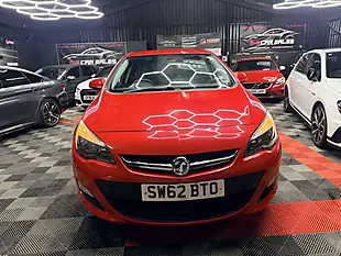 Used 2012 Vauxhall Astra Active Red - Interior and Exterior details 3