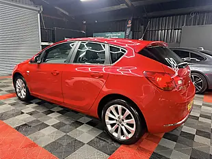 Used 2012 Vauxhall Astra Active Red - Interior and Exterior details 5