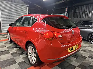 Used 2012 Vauxhall Astra Active Red - Interior and Exterior details 6