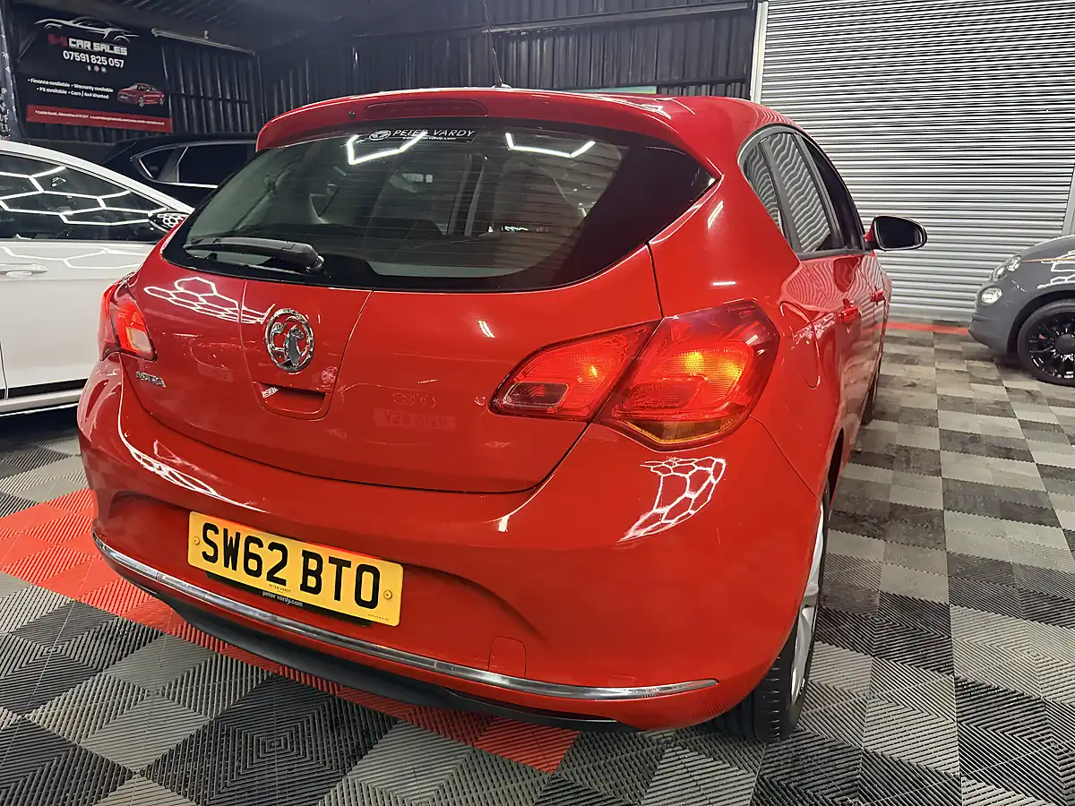 Used 2012 Vauxhall Astra Active Red - Interior and Exterior details 8
