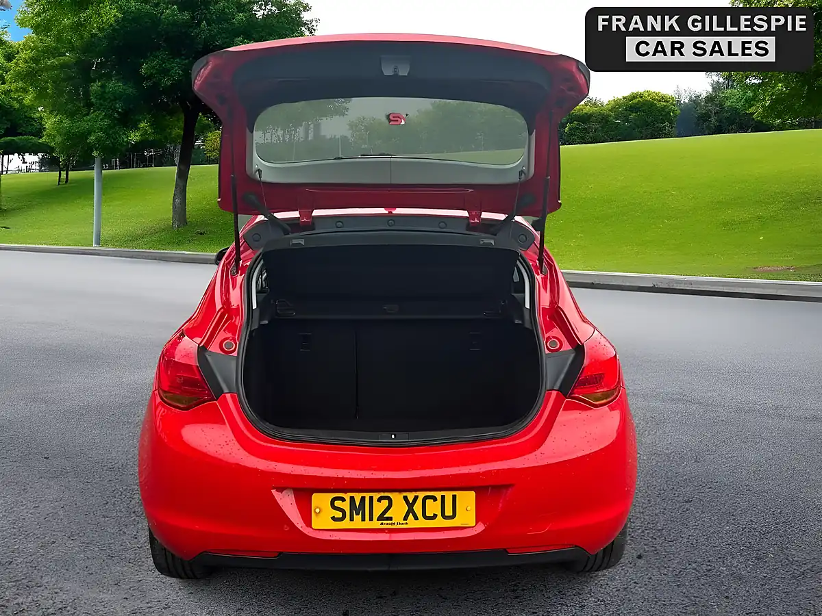 Used 2012 Vauxhall Astra Active Red - Interior and Exterior details 13