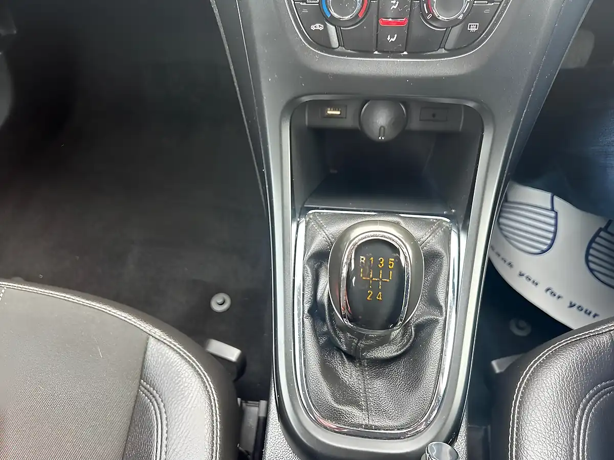 Used 2012 Vauxhall Astra Active Red - Interior and Exterior details 16