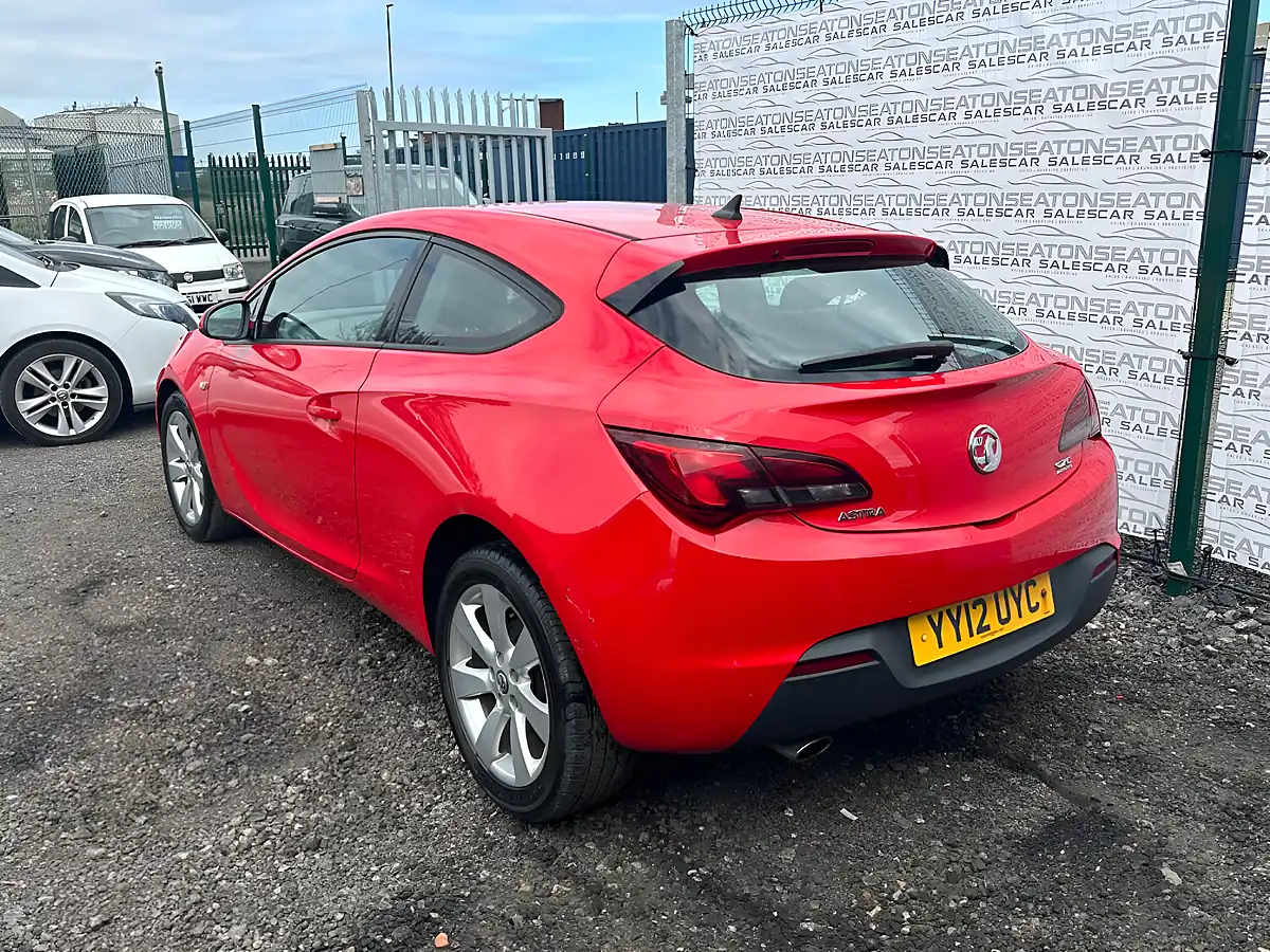 Used 2012 Vauxhall Astra Gtc Sport Red - Interior and Exterior details 3